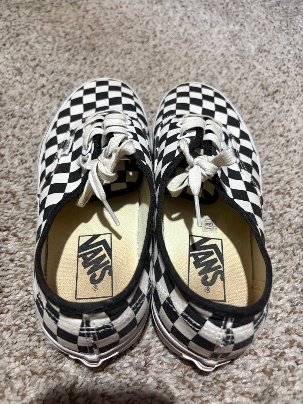 Vans - Picture 3 of 7